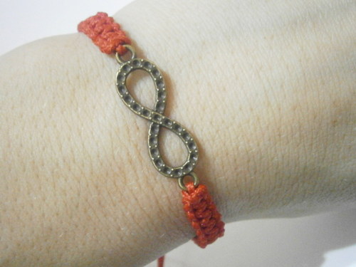 Infinity náramek červený - oboustranný (macramé) — foto 2