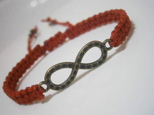 Infinity náramek červený - oboustranný (macramé) — foto 5