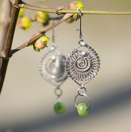 Jarní mandala s broušeným peridotem — foto 3