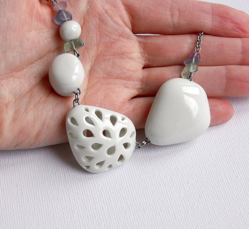 Fay (porcelánový náhrdelník) — foto 2