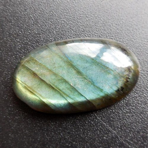 Labradorit - kabošon (32 x 17 x 7 mm) — foto 3