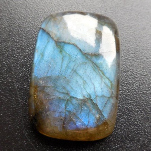 Labradorit - kabošon (29 x 18 x 4 mm) — foto 3