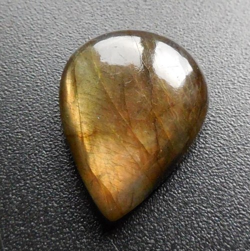 Labradorit - kabošon (24 x 19 x 7 mm) — foto 3