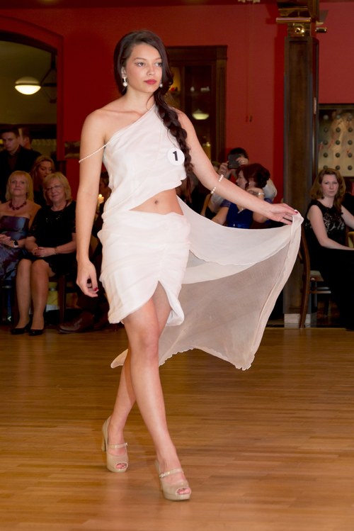 Krátké svatební šaty "Ester" — foto 5
