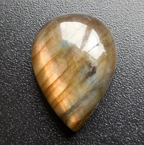 Labradorit - kabošon (23 x 17 x 7 mm) — foto 4