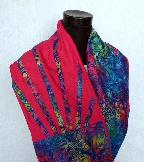 Nákrčník "Batik s aplikací proužků" — foto 5