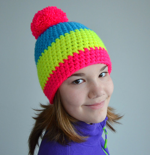 Čepice NEON YELLOW PINK háčkovaná s bambulí — foto 6