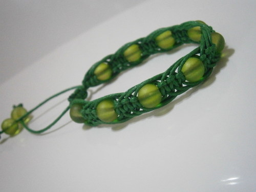Zelený náramek (macramé) — foto 4