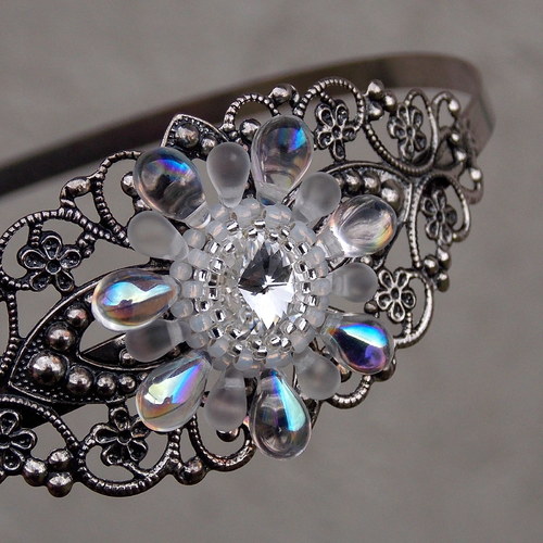 Slečna Svatinka - Swarovski...čelenka... — foto 3