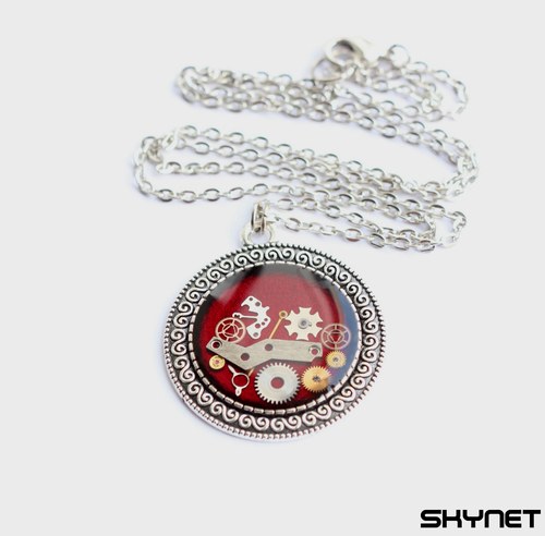 Červený amulet — foto 4