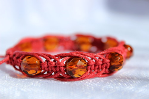 Červenohnědý.. Náramek macramé — foto 2