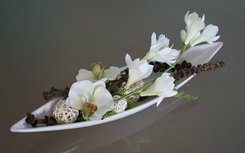 Lodička s fréziemi a orchidejemi — foto 4