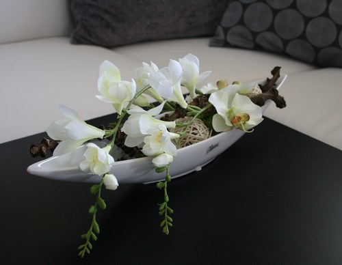 Lodička s fréziemi a orchidejemi — foto 5
