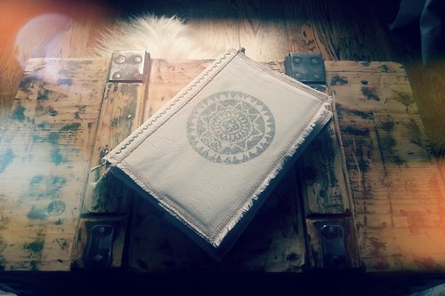 Knihobal Mandala — foto 2
