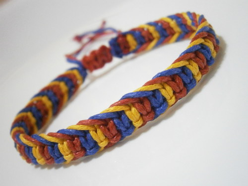 "Pro fanoušky" - unisex náramek (macramé) — foto 2