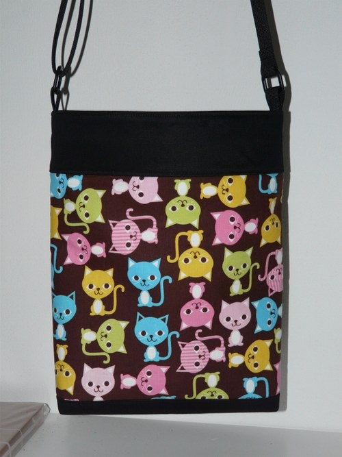 Kabelka - barevné kočky A4 — foto 2