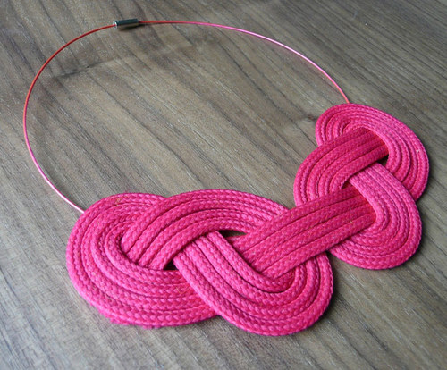 Náhrdelník Loop Dark Pink — foto 2