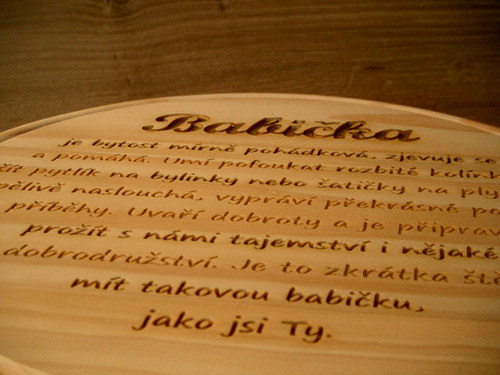 Dřevěné prkénko kulaté (25 cm) - babička — foto 2