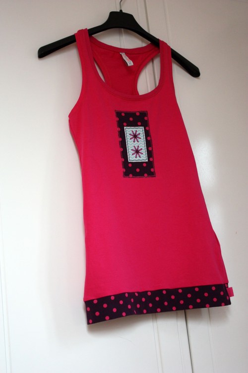 S růžovými puntíky ... tílko XS — foto 2