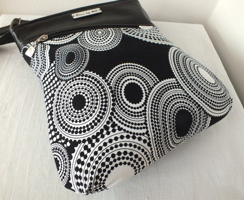Crossbody černobílé mandaly s bonusem — foto 3