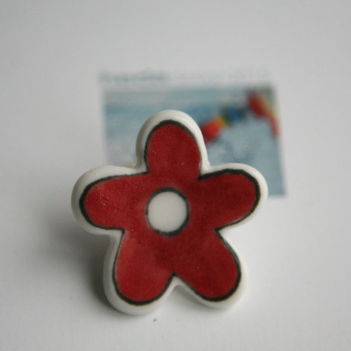 Pod oblaky květ (porcelánová brož) — foto 2