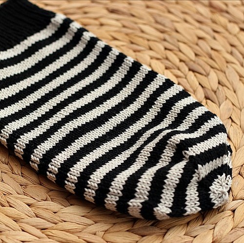 Hučka "prúžkatá" black and grey — foto 3