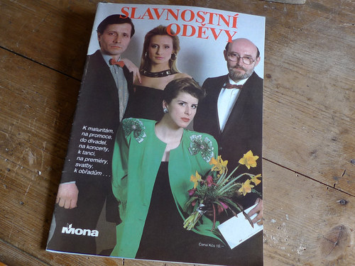 Slavnostní oděvy ... MONA — foto 2