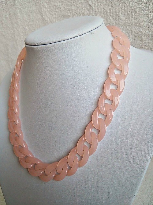 Plastový náhrdelník Rosa — foto 2