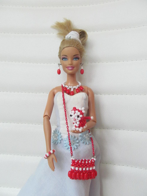 Červená souprava pro Barbie — foto 3