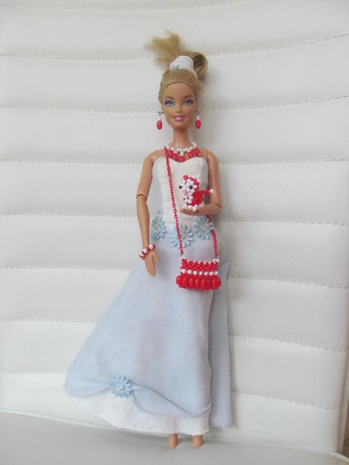 Červená souprava pro Barbie — foto 4