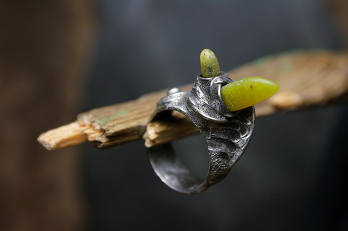 Šnečí prsten se serpentinem z Číny — foto 2