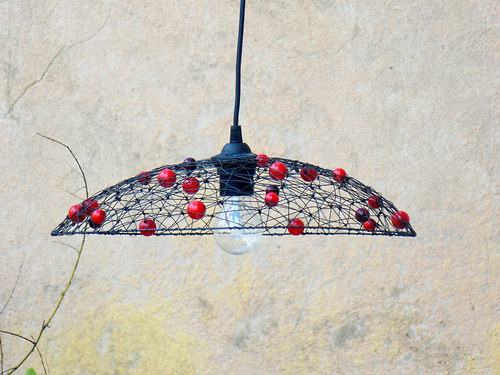 Do červena. Drátovaný lustr. — foto 2