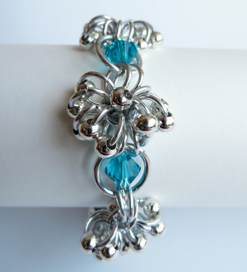 Střapatý náramek se Swarovski — foto 4
