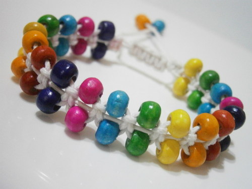 Letní pestrobarevný náramek (macramé) — foto 3