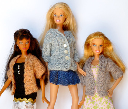 Propínací svetřík pro Barbie — foto 2