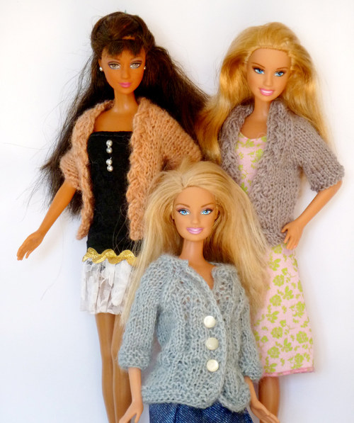 Propínací svetřík pro Barbie — foto 5