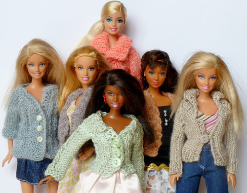 Šedý svetřík pro Barbie — foto 2