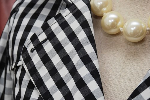 Kostičkovaný kabátek v retro stylu — foto 3