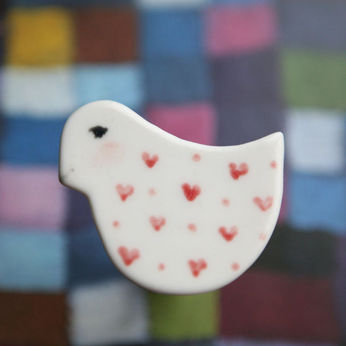 Zamilovanééé ll (porcelánová brož) — foto 2