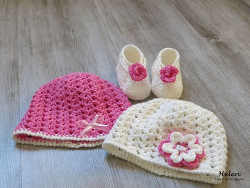Háčkovaná soupravička pro miminka Hello Kitty — foto 2