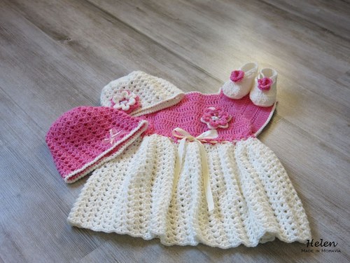 Háčkovaná soupravička pro miminka Hello Kitty — foto 4