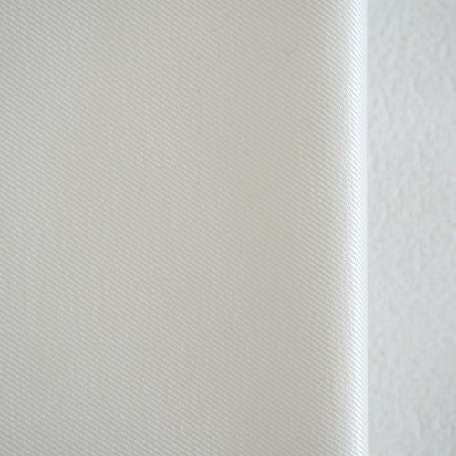 Bílá látka oděvní s leskem — foto 2