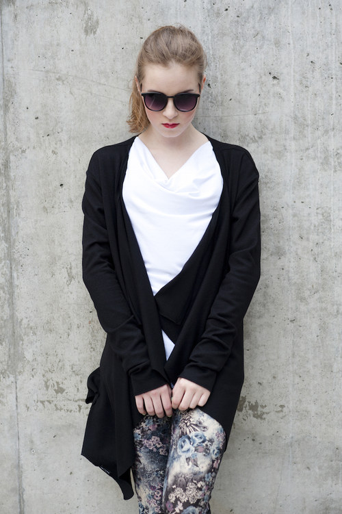 SLEVA 30% - Arum - dámský oversize svetr — foto 5