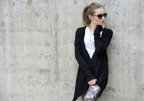 SLEVA 30% - Arum - dámský oversize svetr — foto 6