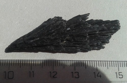 Kyanit černý L- 45 — foto 2
