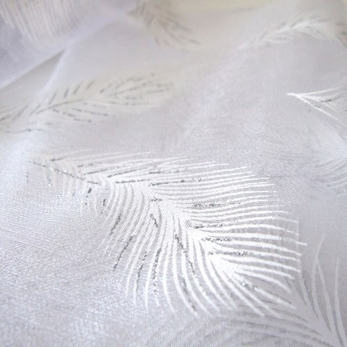 Organza s peříčky - bílé 1m — foto 3
