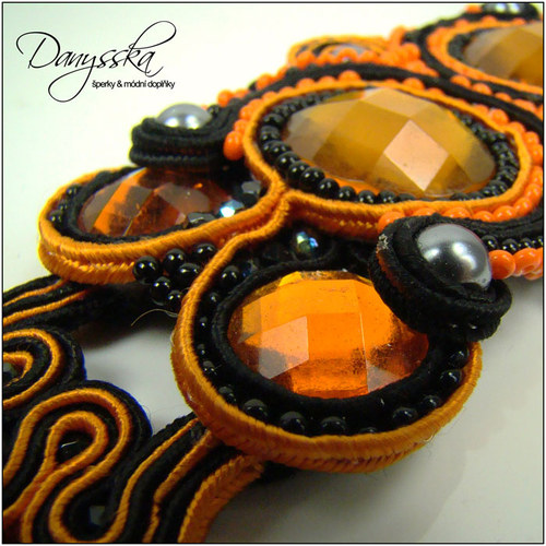 Oranžovočerný soutache náramek — foto 3
