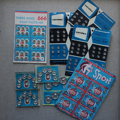 Sada vintage patentek Koh-i-noor — foto 2
