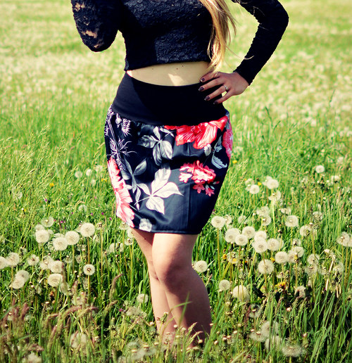 Red Passion - sukně... vel. UNI — foto 4