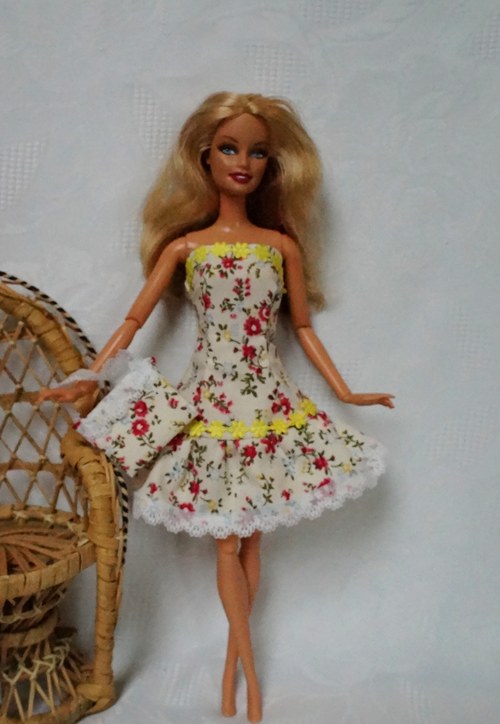Romantické šaty s taškou — foto 2